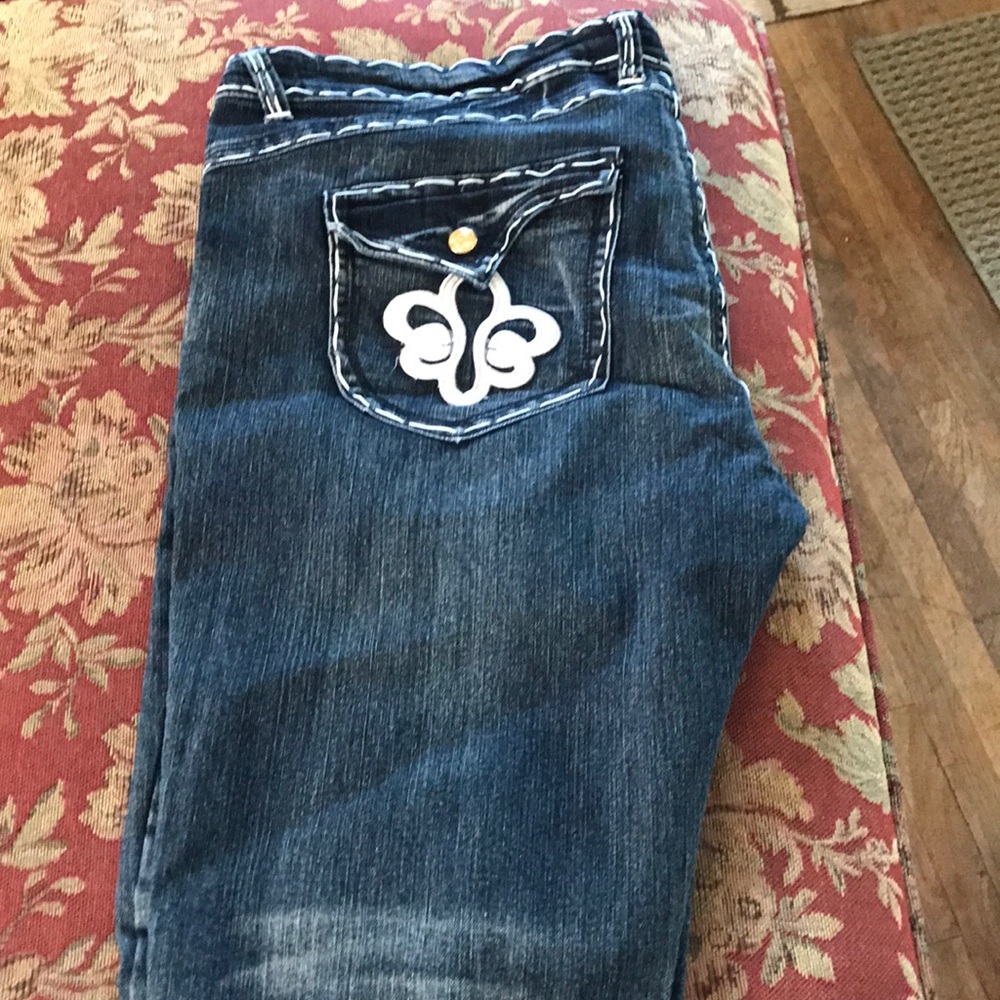 Women’s plus size skinny jeans